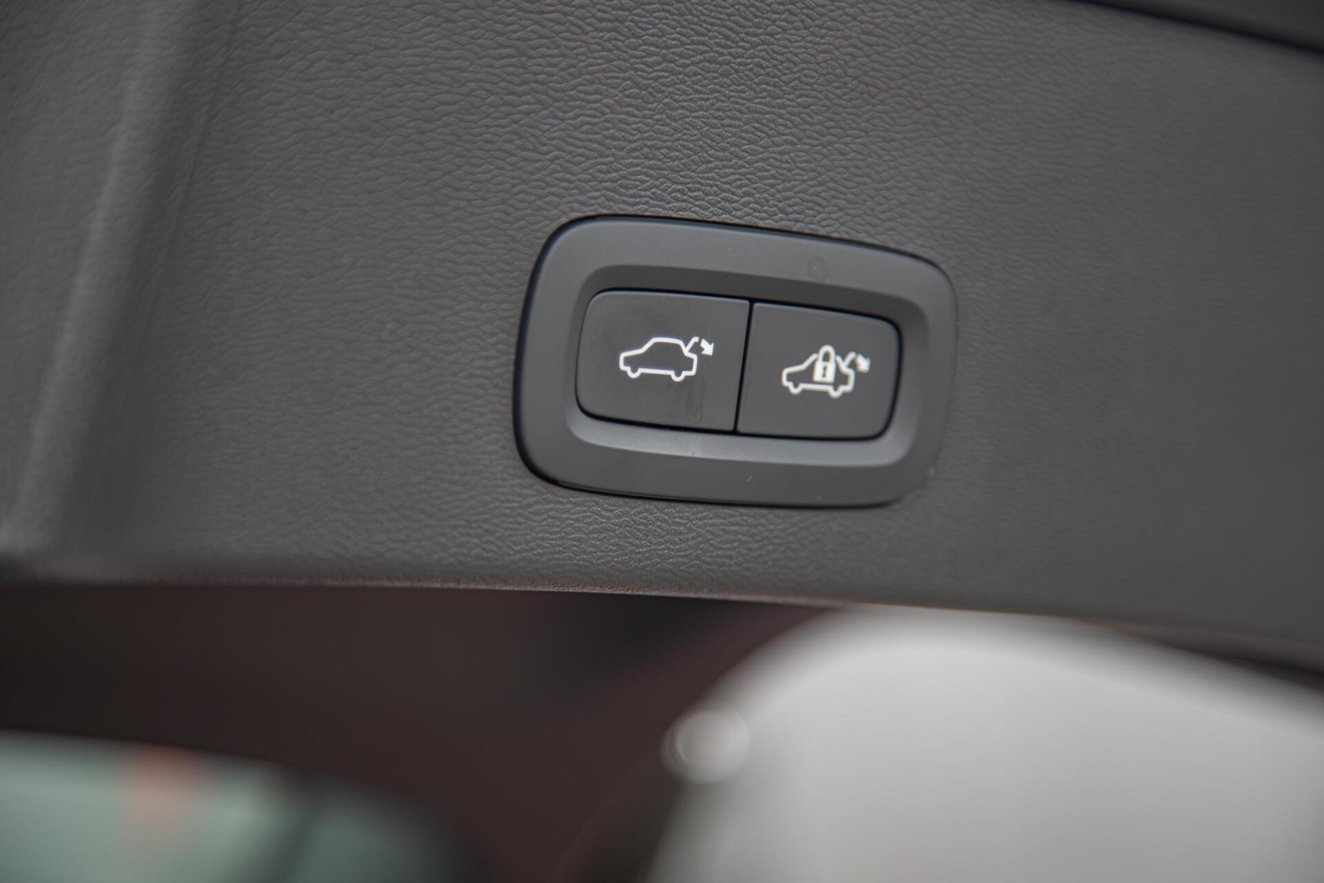 Volvo XC40 2.0 B3 Core MY2026|Leder|Keyless|PDC|Camera|Carplay
