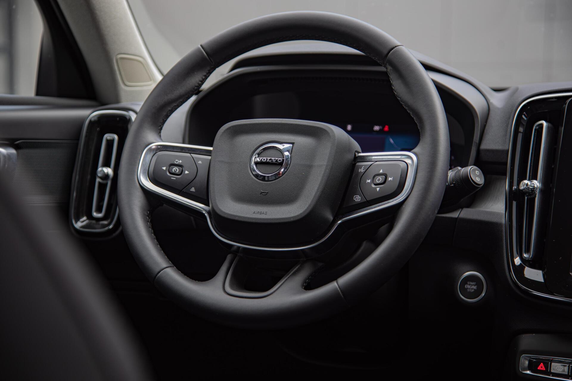 Volvo XC40 2.0 B3 Core MY2026|Leder|Keyless|PDC|Camera|Carplay