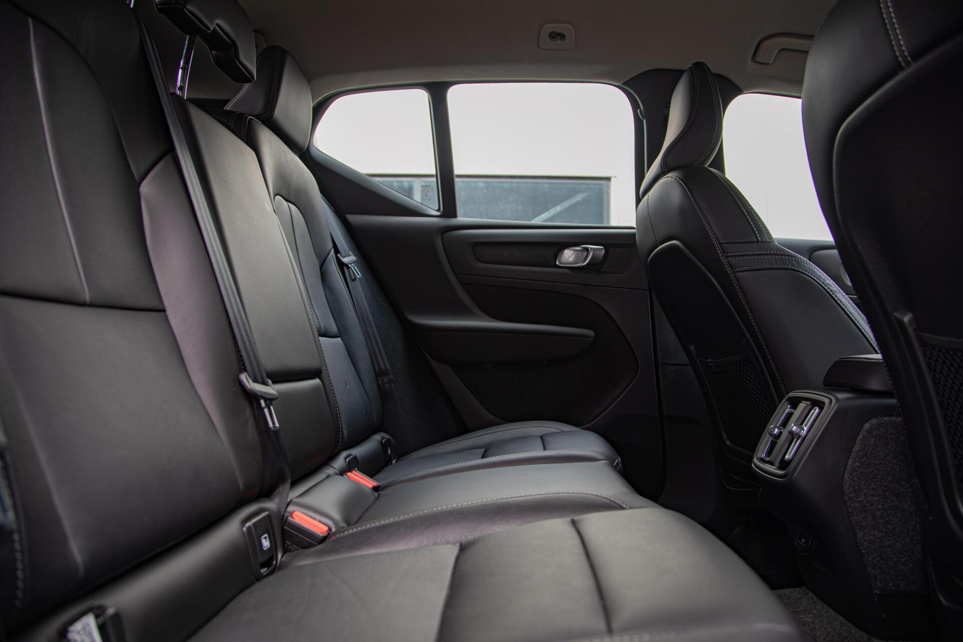 Volvo XC40 2.0 B3 Core MY2026|Leder|Keyless|PDC|Camera|Carplay