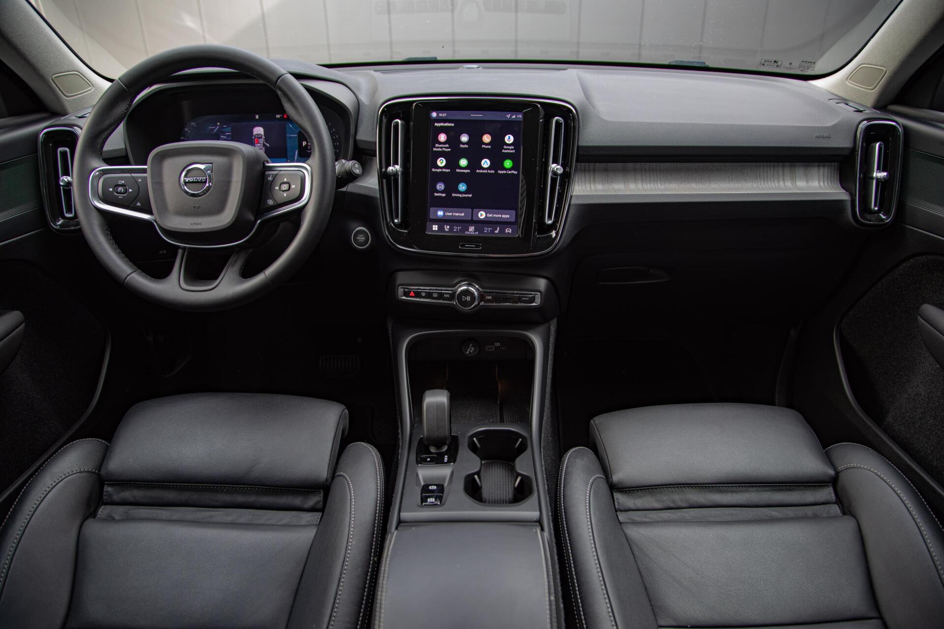 Volvo XC40 2.0 B3 Core MY2026|Leder|Keyless|PDC|Camera|Carplay