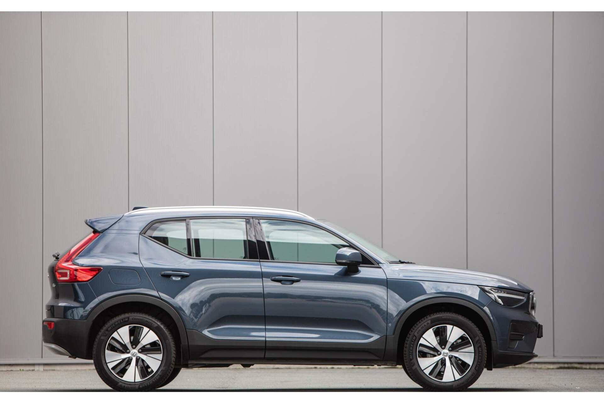 Volvo XC40 - 2.0 B3 Core MY2026|Leder|Keyless|PDC|Camera|Carplay