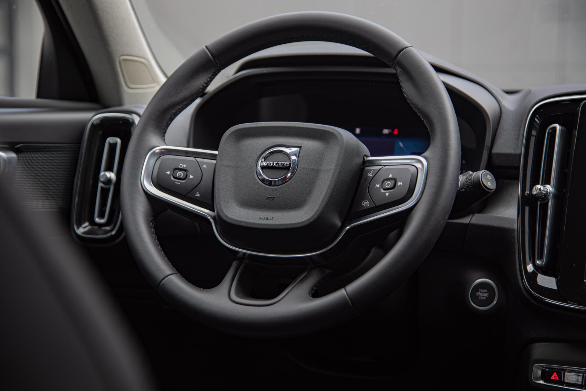 Volvo XC40 2.0 B3 Core MY2026|Leder|Keyless|PDC|Camera|Carplay