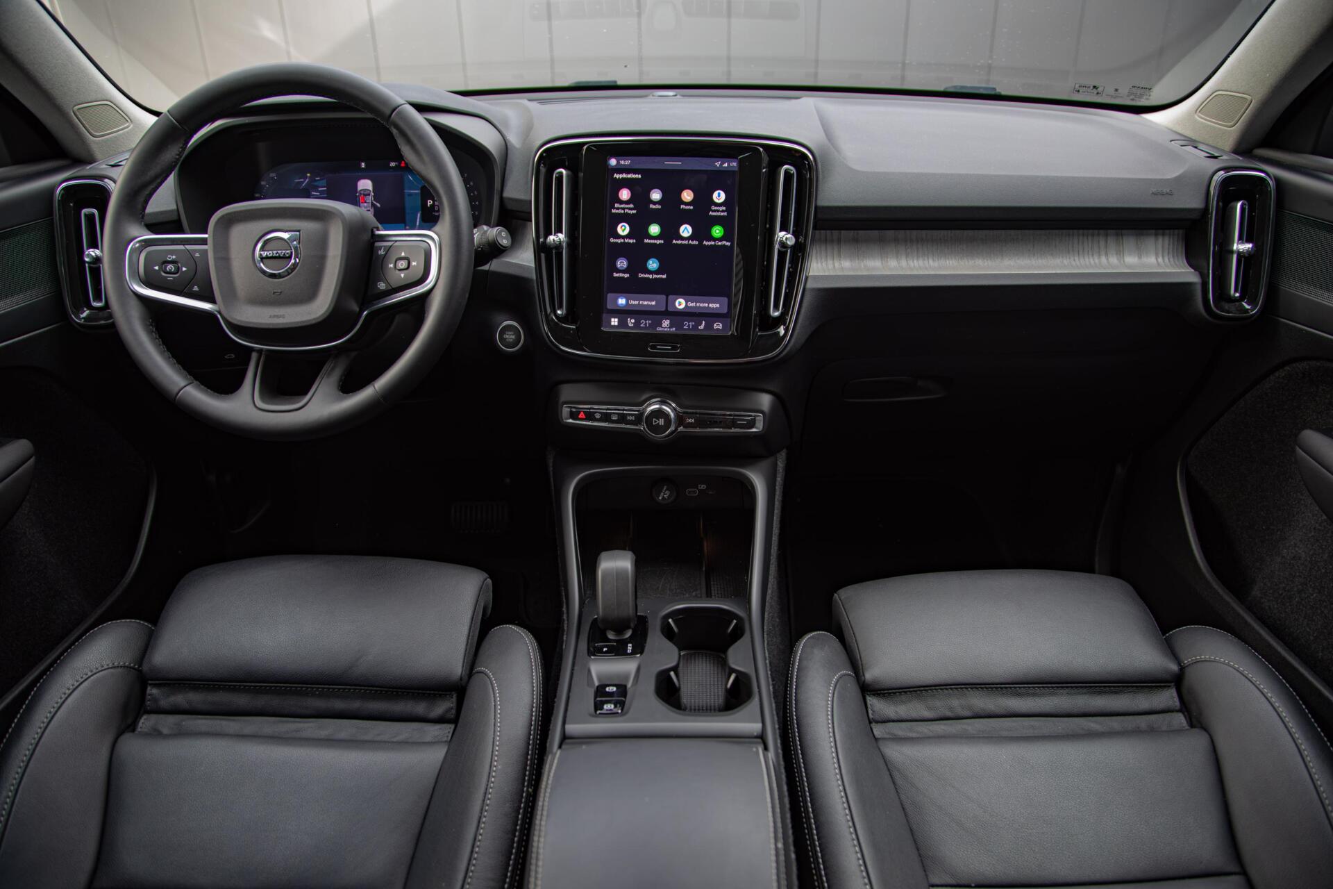 Volvo XC40 2.0 B3 Core MY2026|Leder|Keyless|PDC|Camera|Carplay