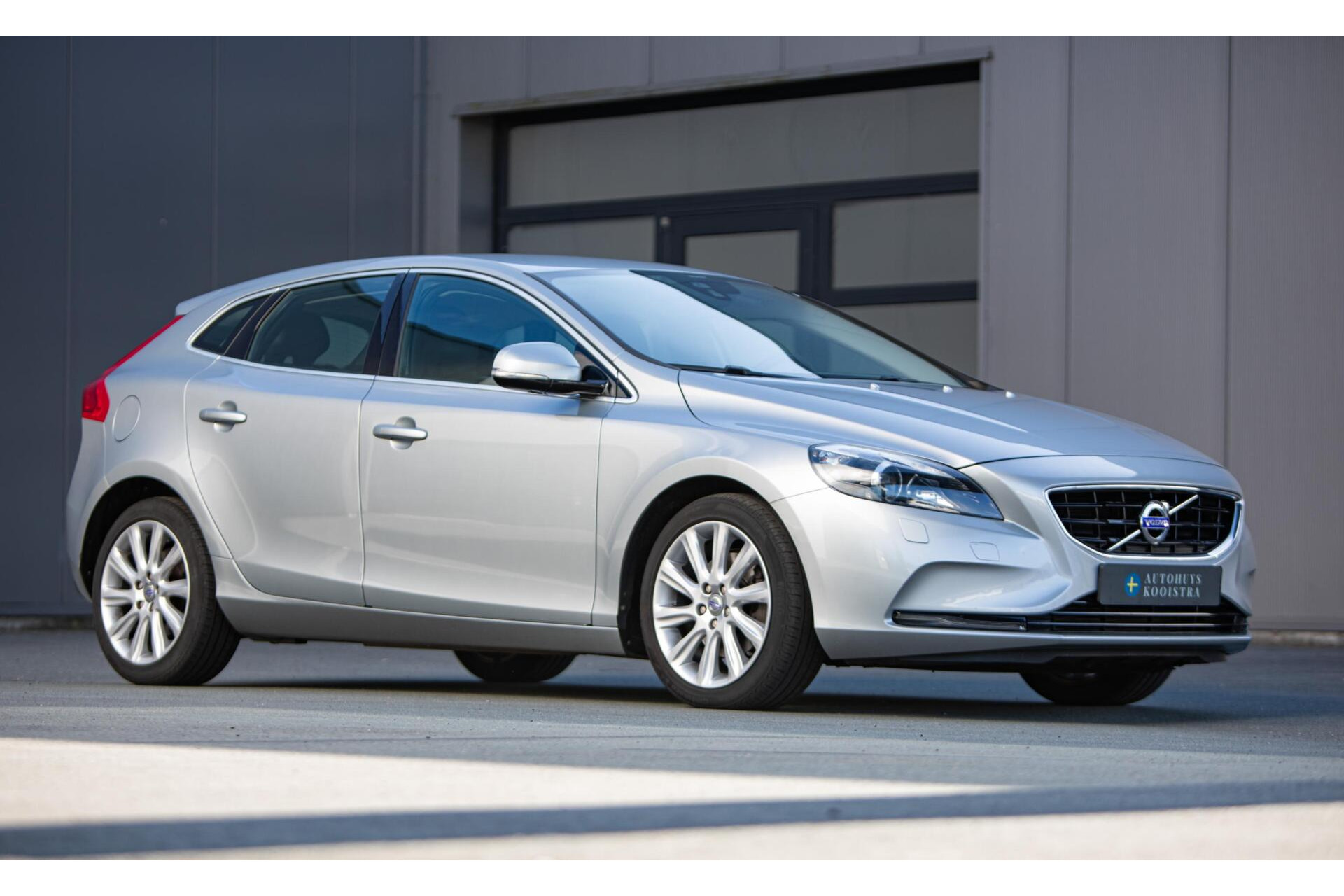 Volvo V40 1.5 T3 Summum 1e Eig|Ori .NL|Leder|Camera|Navi|Trekhaak