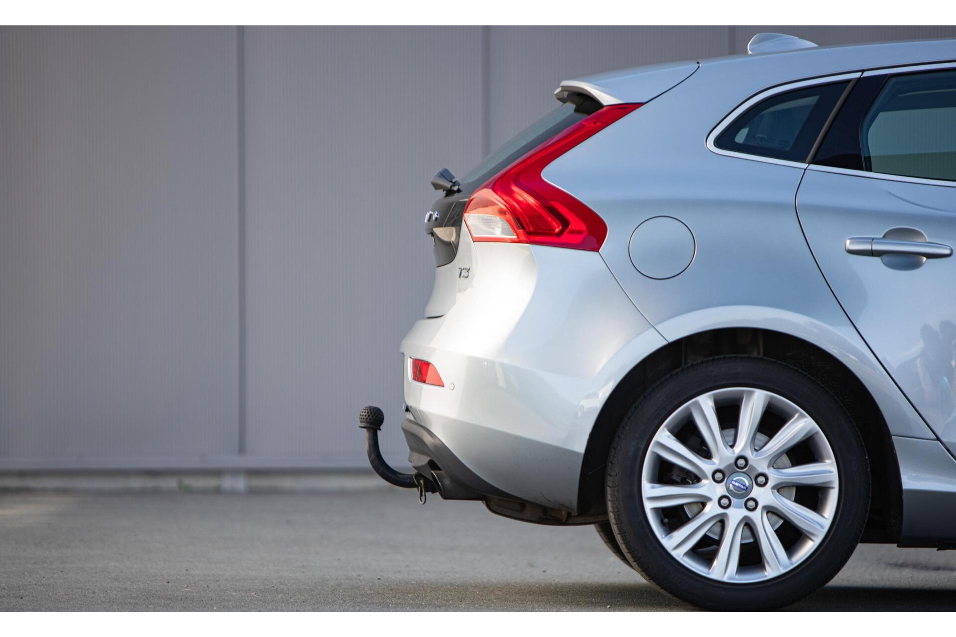 Volvo V40 1.5 T3 Summum 1e Eig|Ori .NL|Leder|Camera|Navi|Trekhaak
