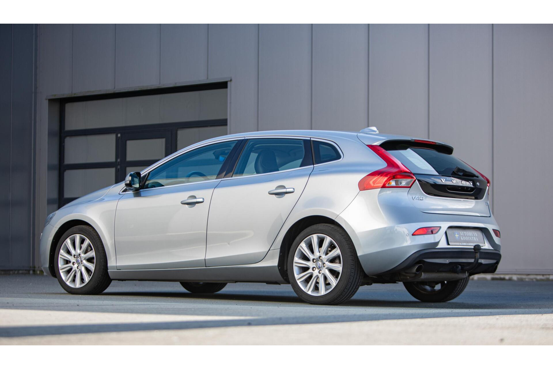 Volvo V40 1.5 T3 Summum 1e Eig|Ori .NL|Leder|Camera|Navi|Trekhaak