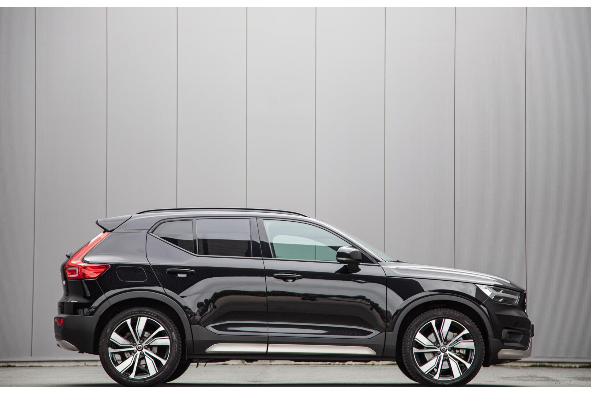 Volvo XC40 - 1.5 T5 Recharge R-Design MY2022|Leder/alcantara|H/K audio|Standkachel
