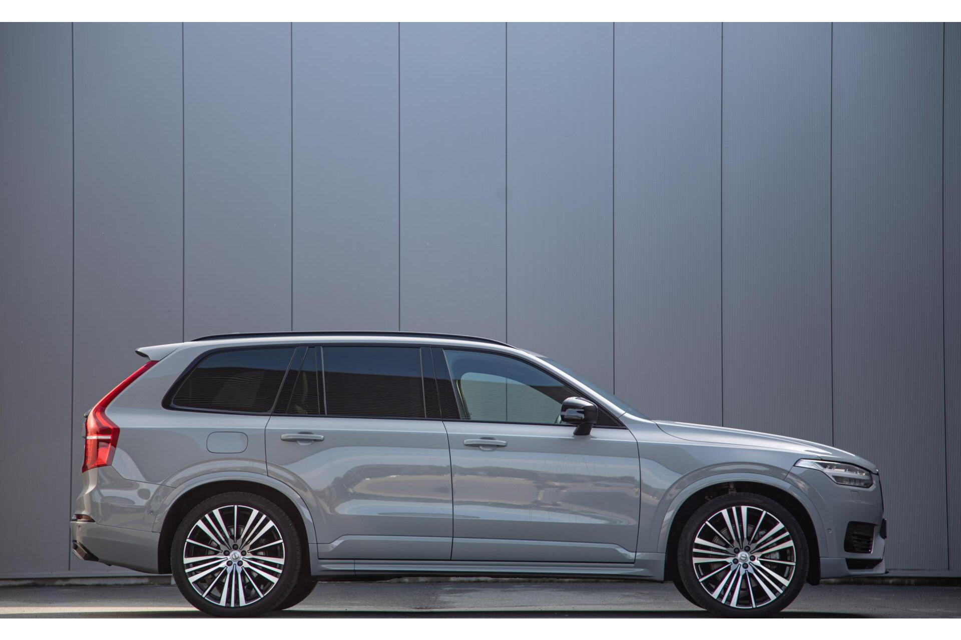Volvo XC90 - 2.0 T8 Plug-in hybrid AWD Ultra Dark |Full Option|Luchtvering|Bowers&Wilkins audio