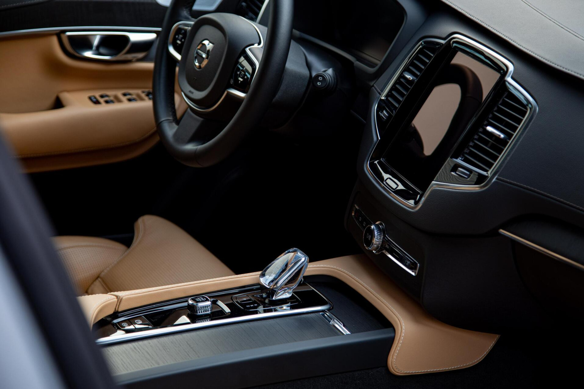 Volvo XC90 2.0 T8 Plug-in hybrid AWD Ultra Dark |Full Option|Luchtvering|Bowers&Wilkins audio