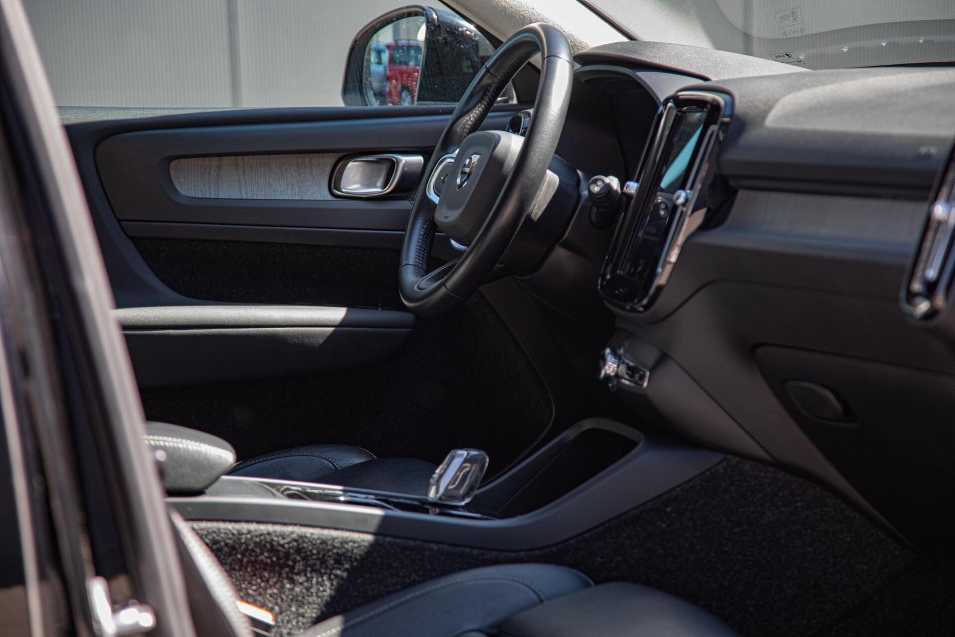 Volvo XC40 2.0 B4 Inscription Trekhaak|Leder|360 camera|Keyless
