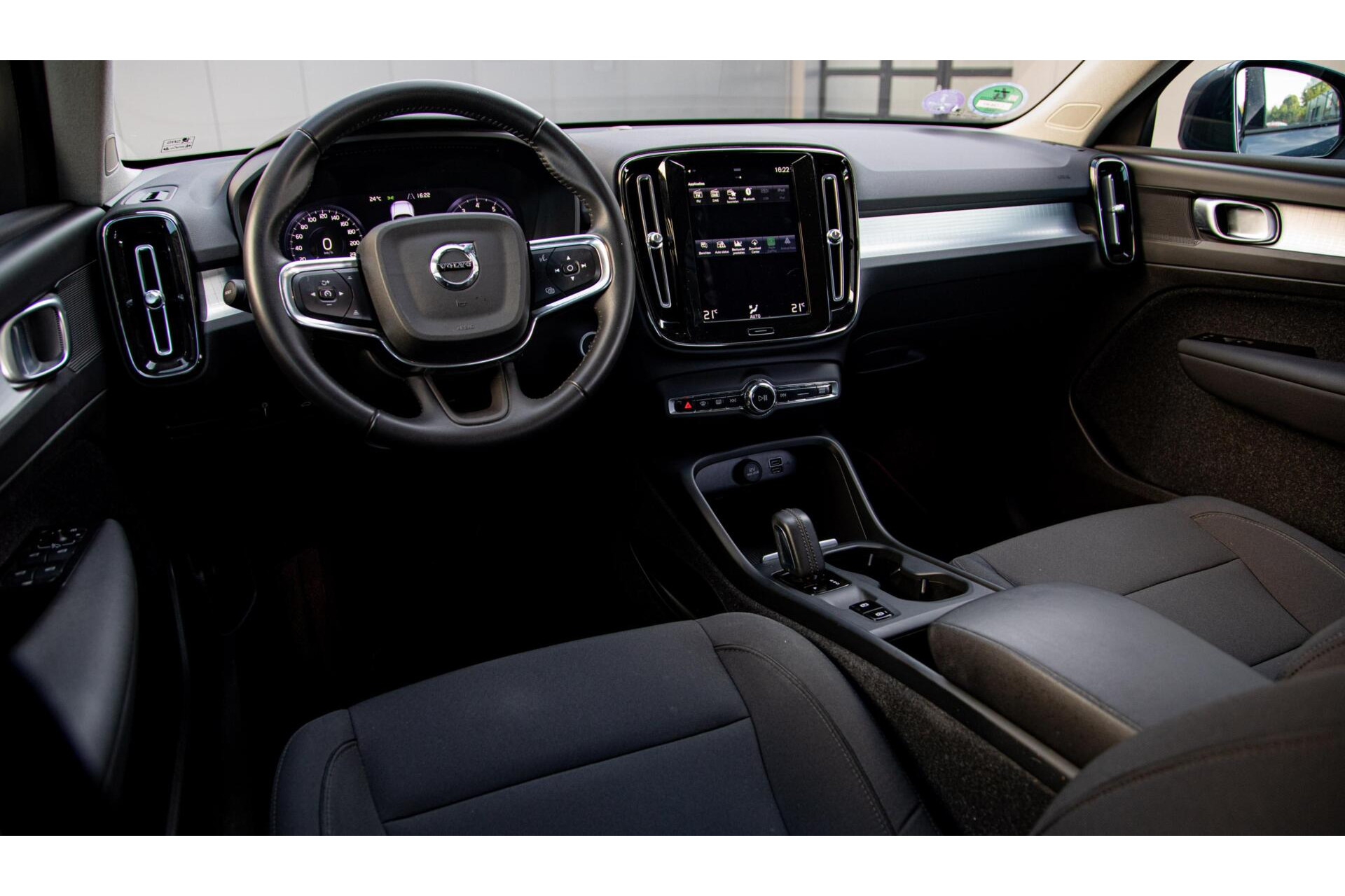 Volvo XC40 1.5 T2 Business Pro 1e Eig|Ori.NL|BLIS|Camera|Keyless|Trekhaak|NAP