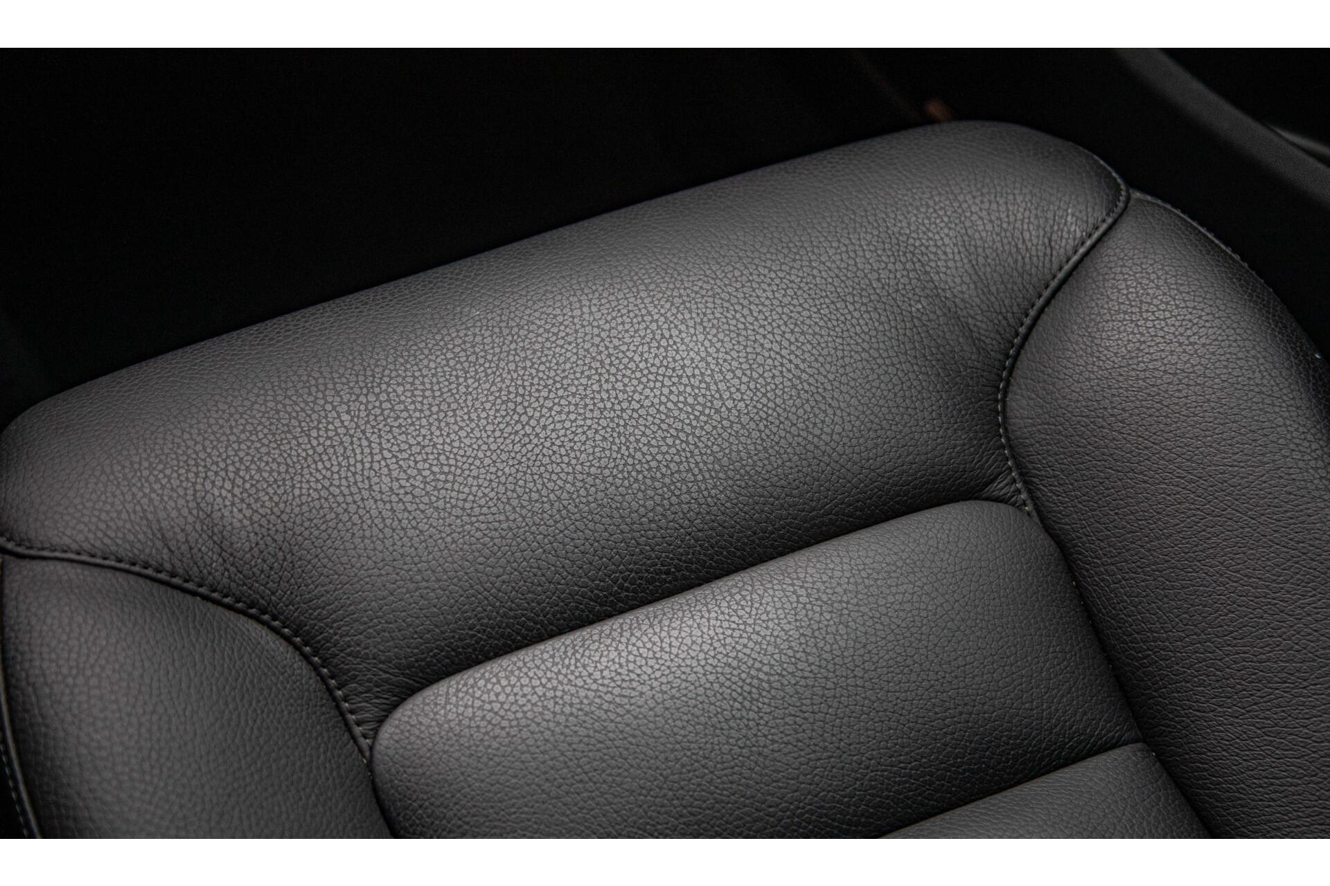 Volvo V60 2.0 B4 Core MY2026|Leder|Stoelverwarming|Allseason