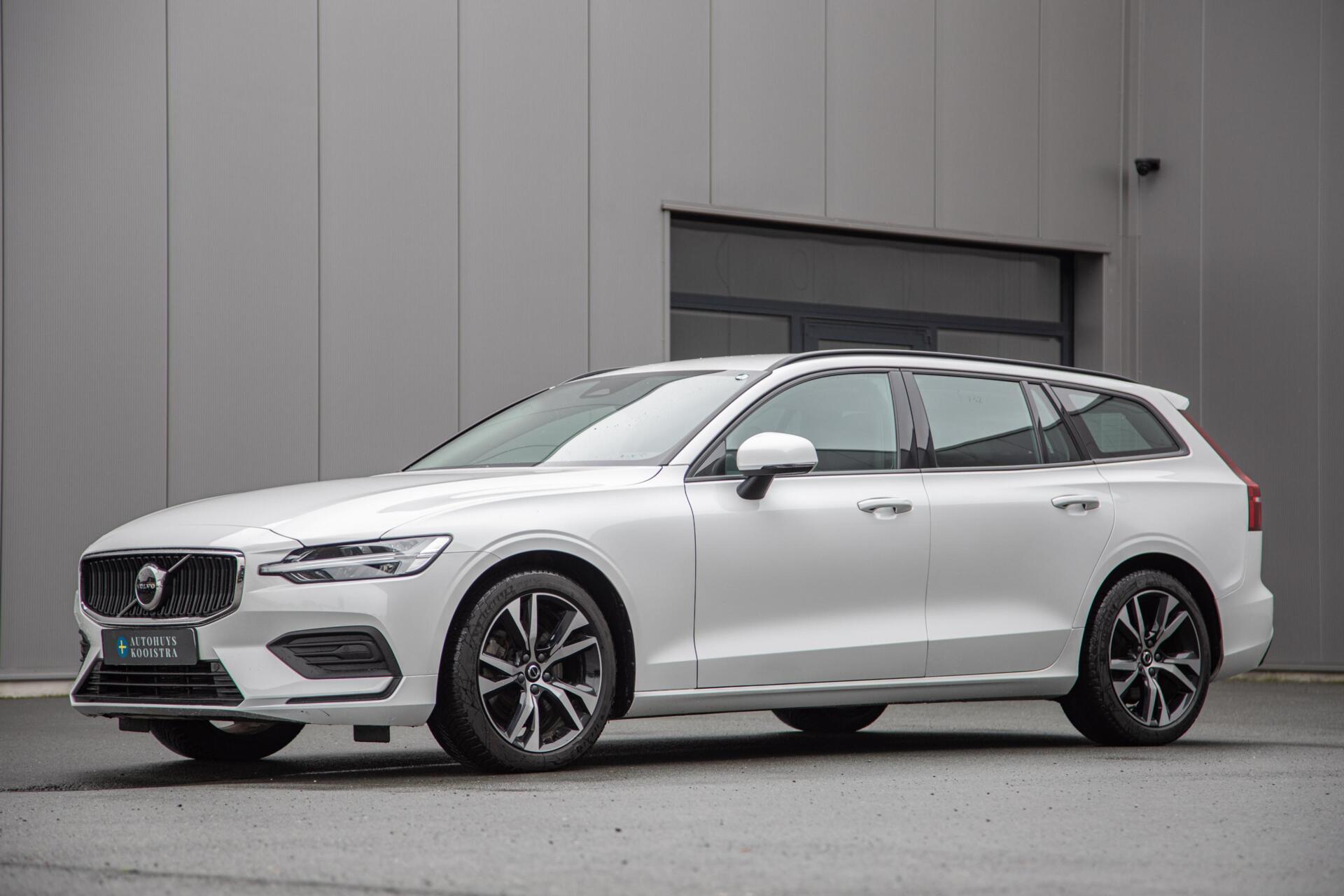 Volvo V60 2.0 B4 Core MY2026|Leder|Stoelverwarming|Allseason