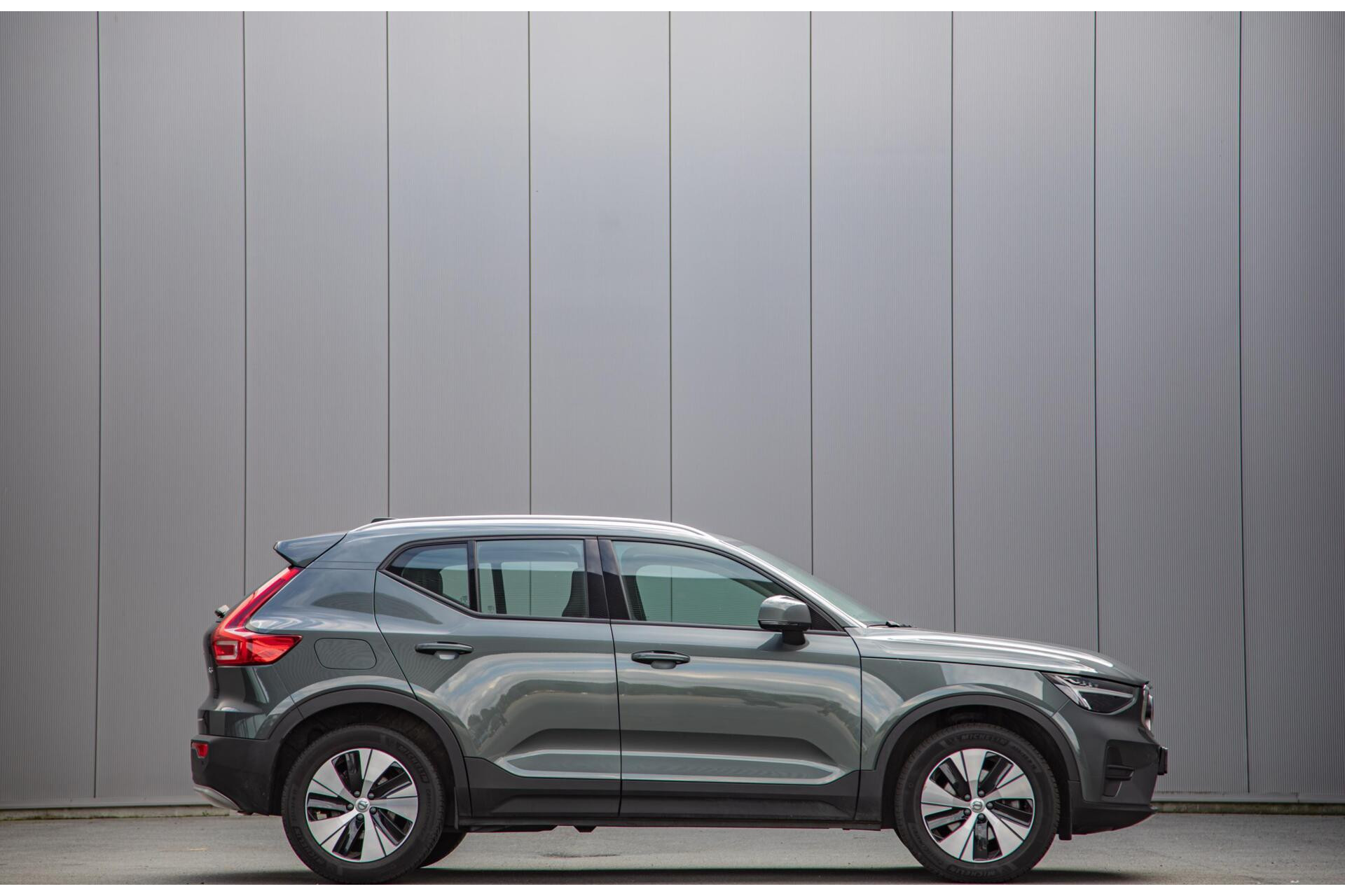 Volvo XC40 - 2.0 B3 Core MY2026|Leder|Keyless|PDC|Camera|Carplay
