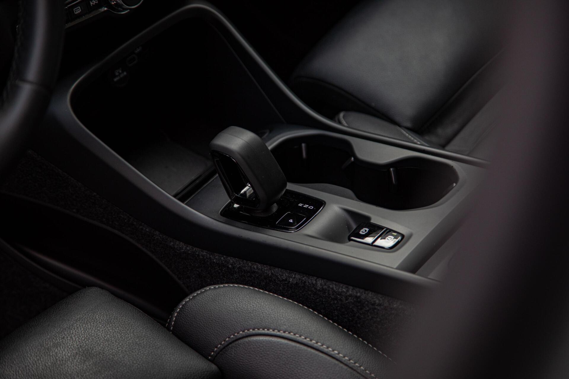 Volvo XC40 2.0 B3 Core MY2026|Leder|Keyless|PDC|Camera|Carplay