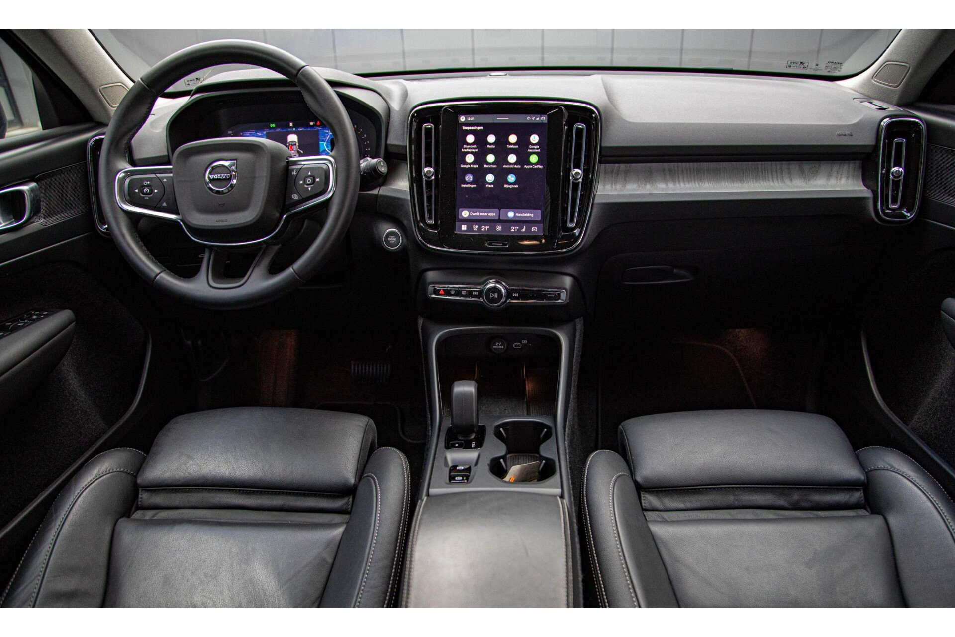 Volvo XC40 2.0 B3 Core MY2026|Leder|Keyless|PDC|Camera|Carplay