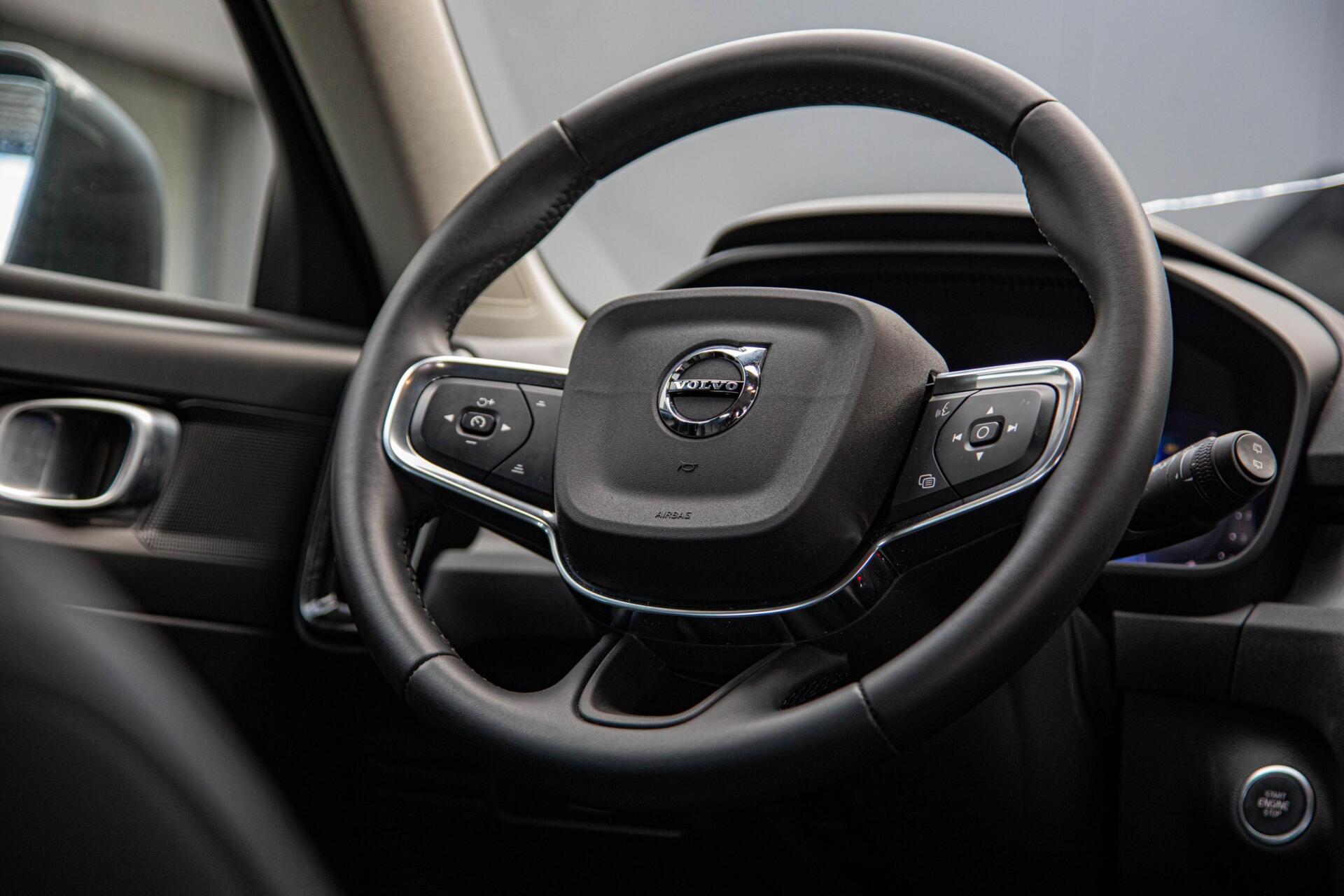 Volvo XC40 2.0 B3 Core MY2026|Leder|Keyless|PDC|Camera|Carplay