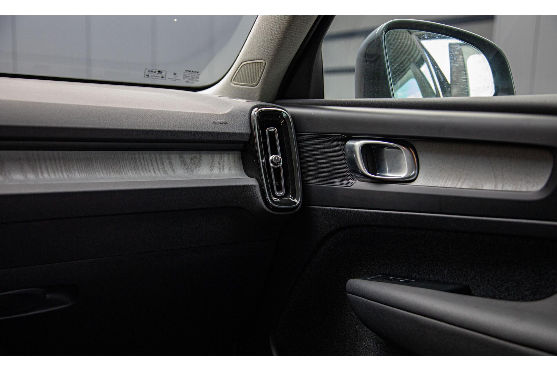 Volvo XC40 2.0 B3 Core MY2026|Leder|Keyless|PDC|Camera|Carplay