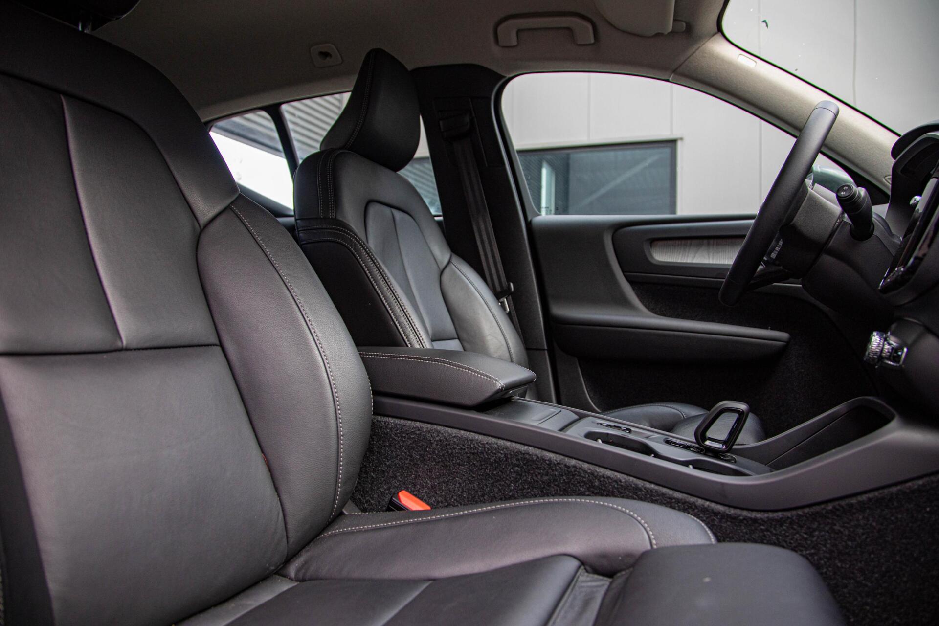 Volvo XC40 2.0 B3 Core MY2026|Leder|Keyless|PDC|Camera|Carplay