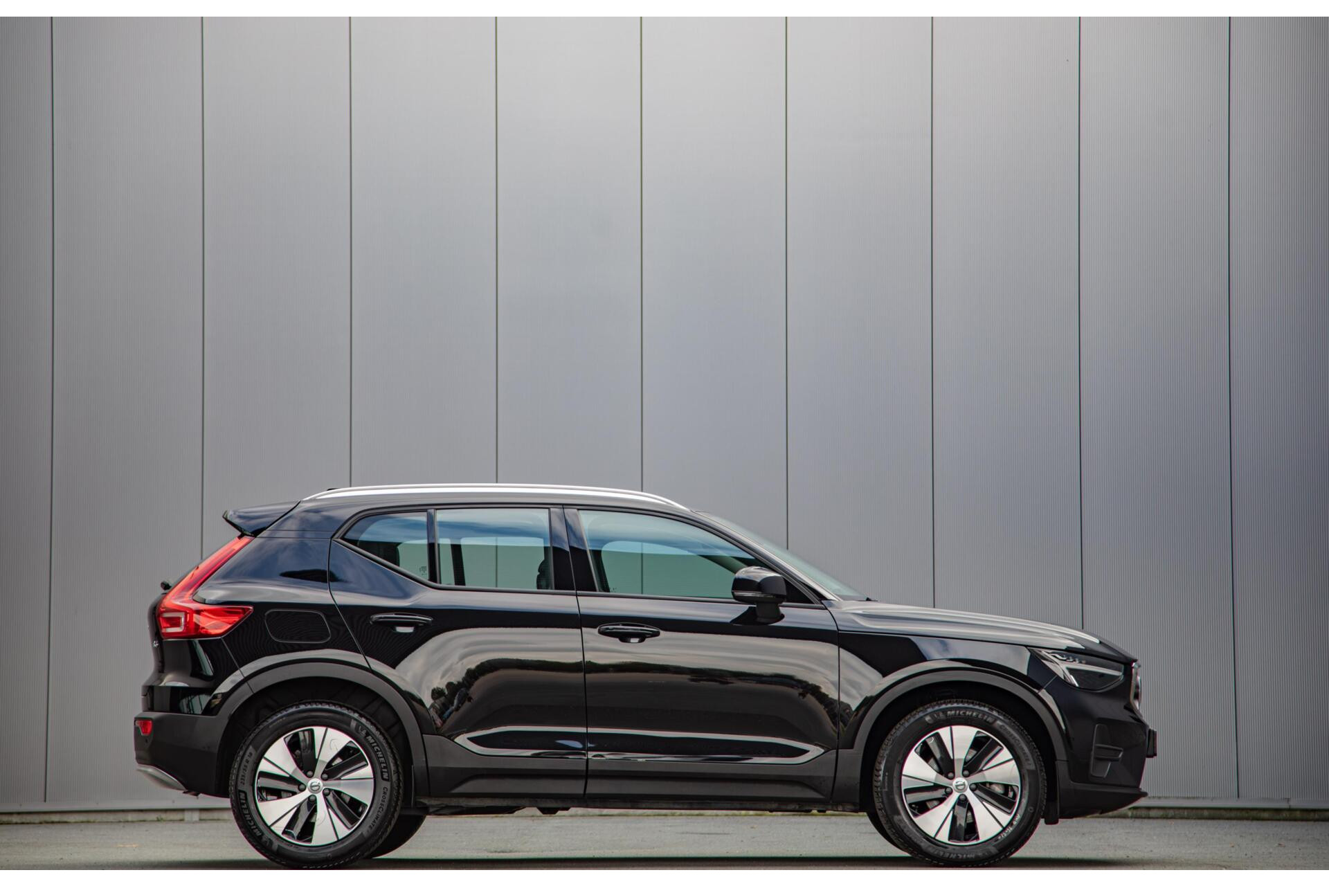Volvo XC40 - 2.0 B3 Core MY2026|Leder|Keyless|PDC|Camera|Carplay