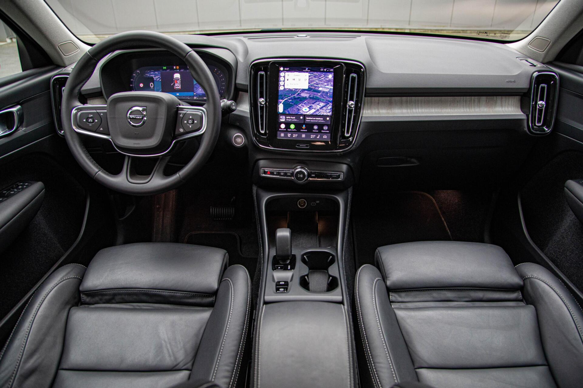 Volvo XC40 2.0 B3 Core MY2026|Leder|Keyless|PDC|Camera|Carplay