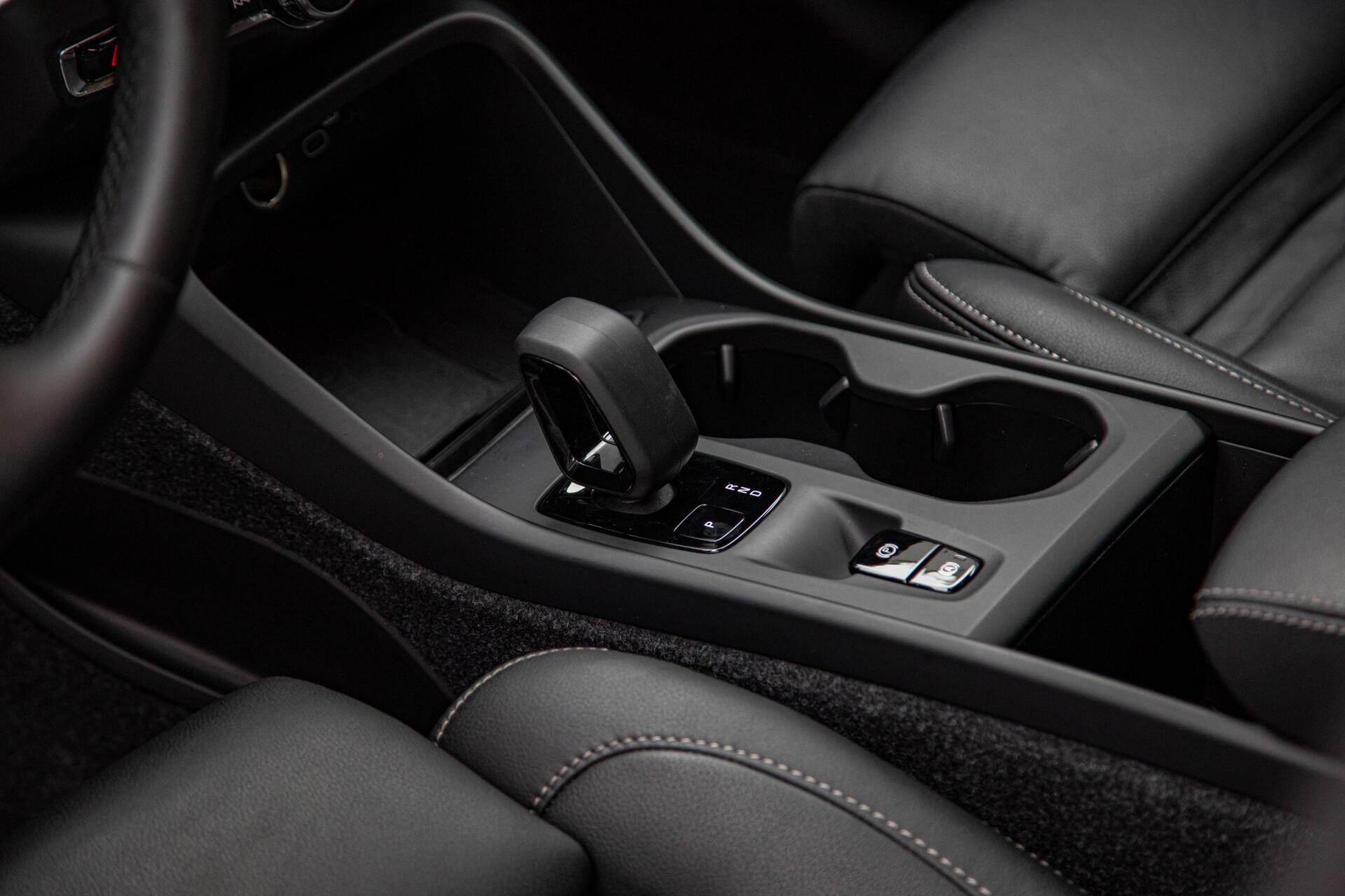 Volvo XC40 2.0 B3 Core MY2026|Leder|Keyless|PDC|Camera|Carplay
