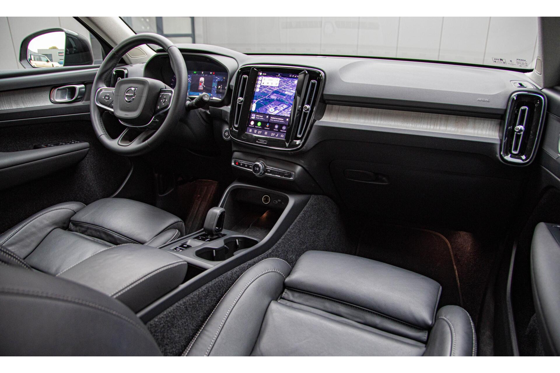 Volvo XC40 2.0 B3 Core MY2026|Leder|Keyless|PDC|Camera|Carplay