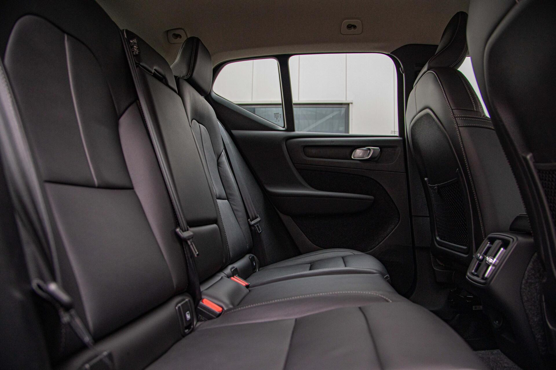 Volvo XC40 2.0 B3 Core MY2026|Leder|Keyless|PDC|Camera|Carplay