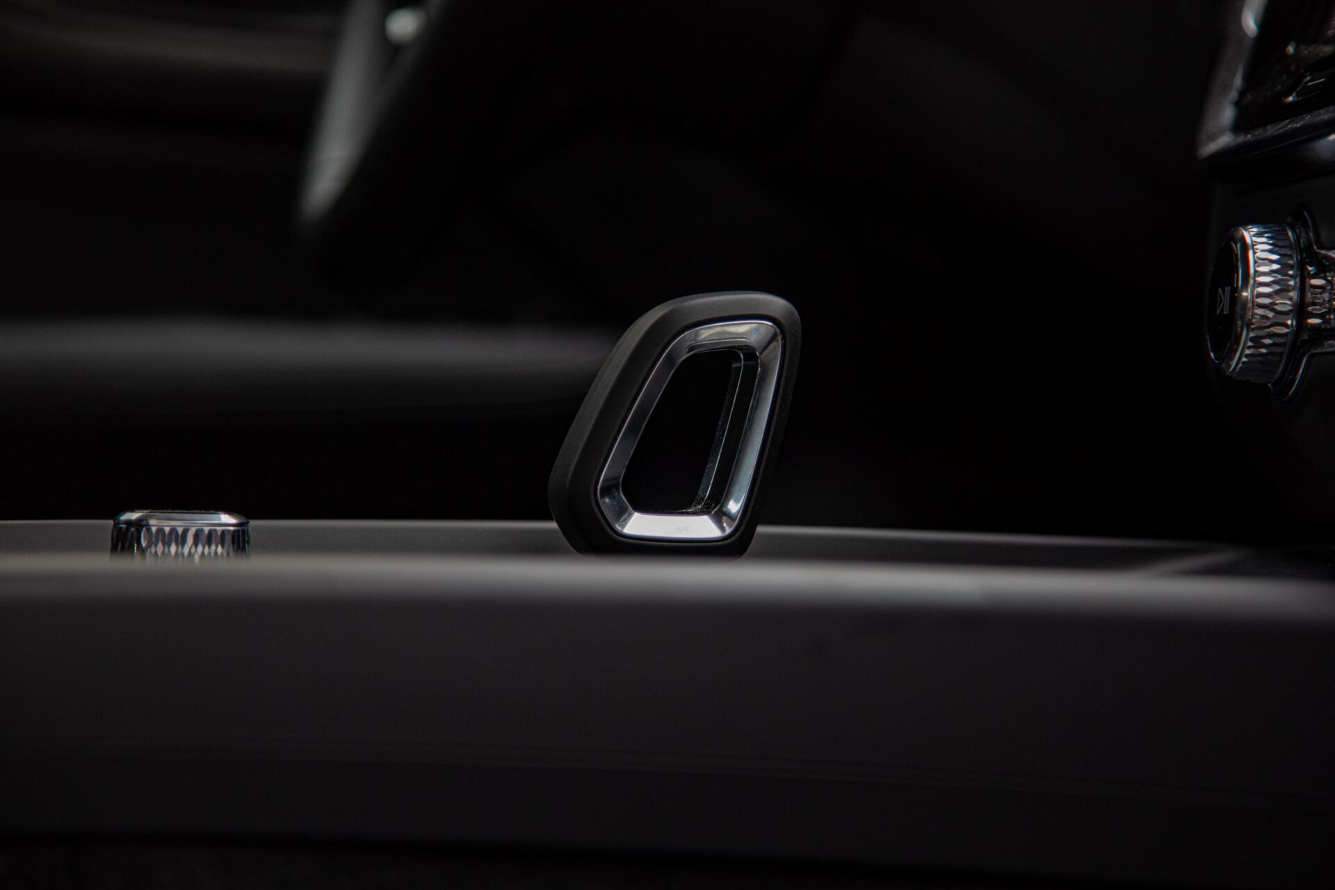Volvo V60 2.0 B4 Core MY2026|Leder|Stoelverwarming|Allseason
