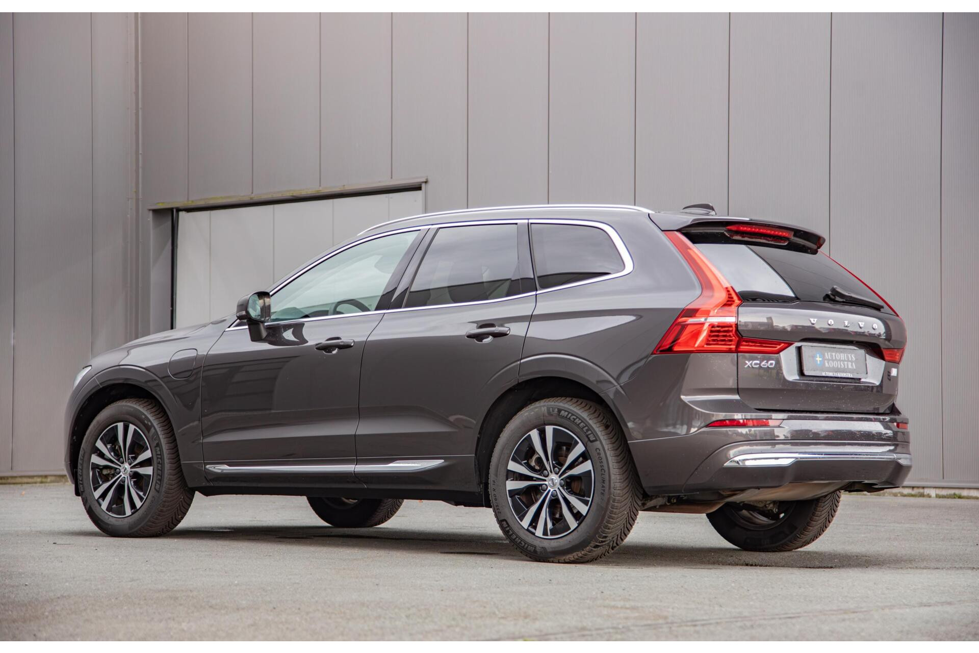 Volvo XC60 2.0 T6 Plug-in hybrid AWD Core Bright Pano|Trekhaak