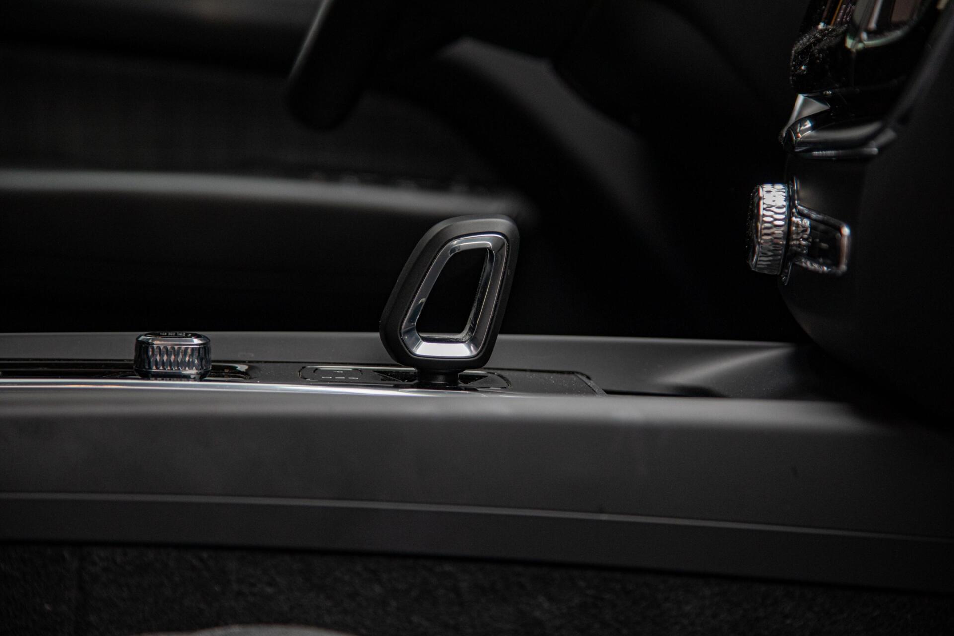 Volvo XC60 2.0 T6 Plug-in hybrid AWD Core Bright Pano|Trekhaak