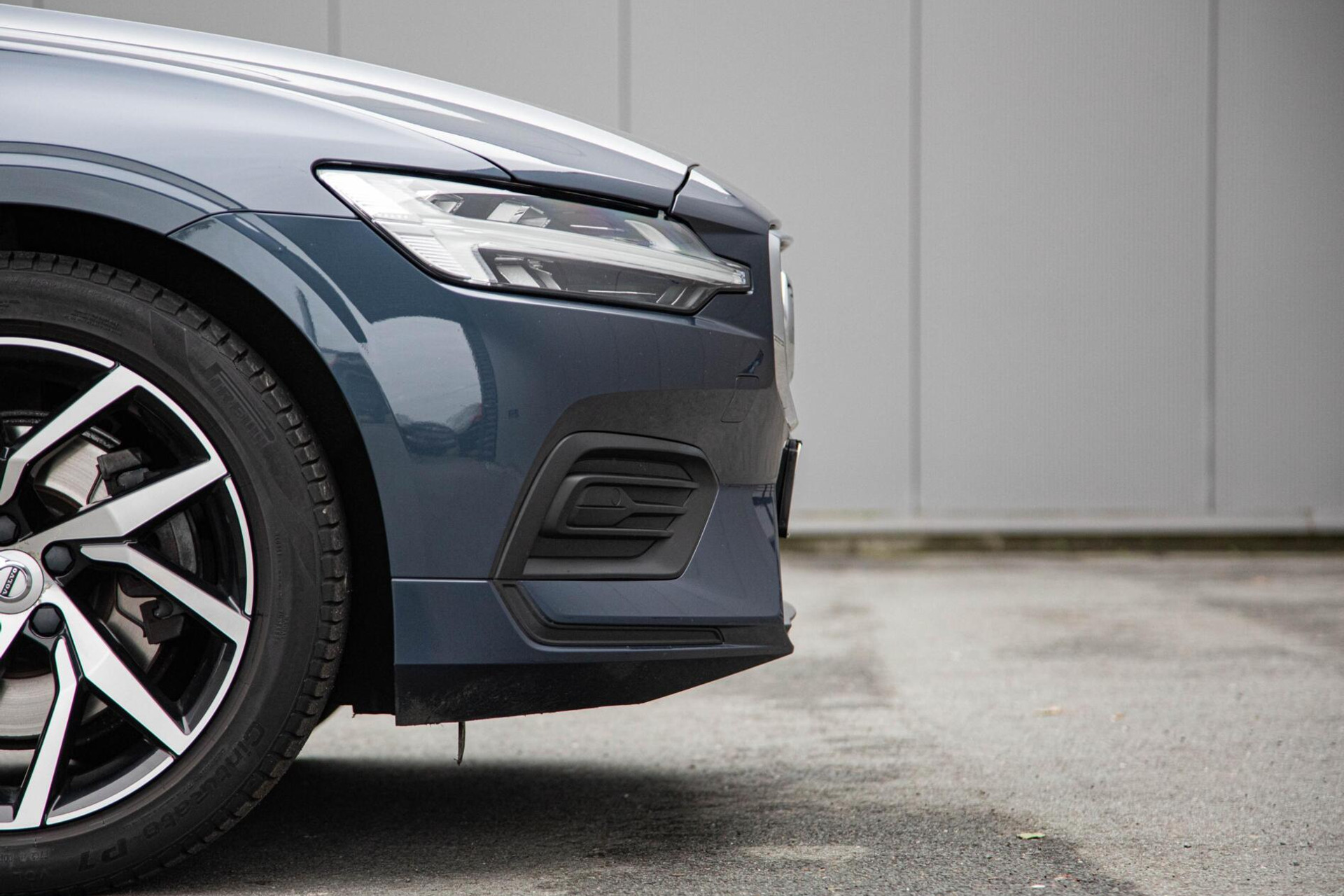 Volvo V60 2.0 T4 Momentum Pro Ori.NL|Trekhaak|Carplay|2e Eig