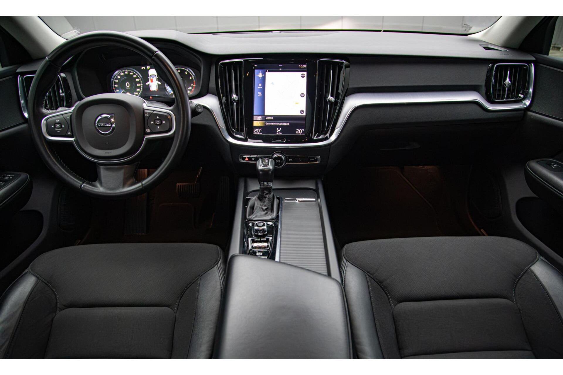Volvo V60 2.0 T4 Momentum Pro Ori.NL|Trekhaak|Carplay|2e Eig