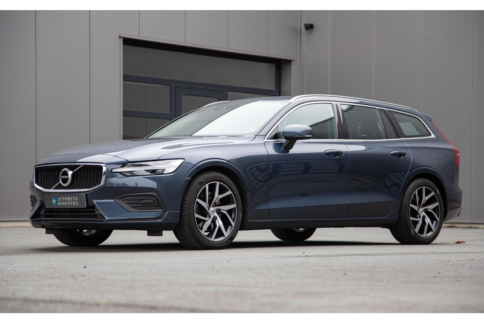 Volvo V60 2.0 T4 Momentum Pro Ori.NL|Trekhaak|Carplay|2e Eig