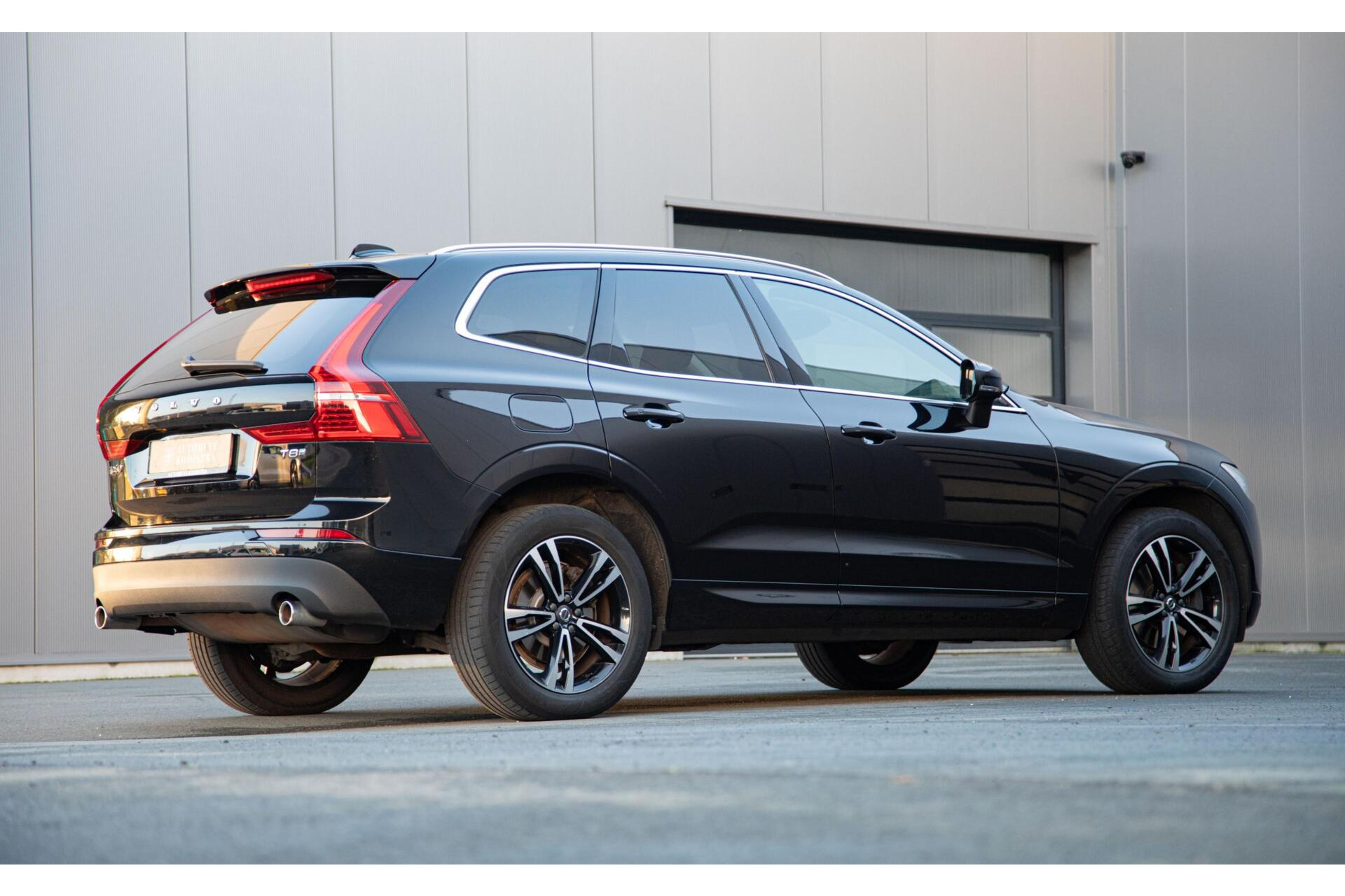 Volvo XC60 2.0 T8 Twin Engine AWD Momentum|Leder|Pano|360° Camera